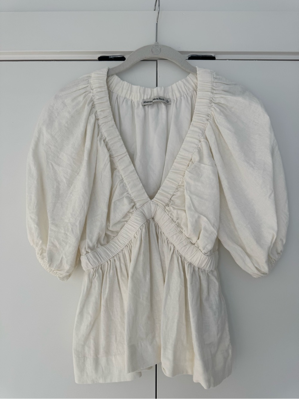 Abercrombie & Fitch White V-Neck Puff-Sleeve Blouse